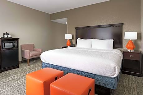 1 King Mobility/hearing Acc Ri Shower Nosmok Vis Firealrm/door/phn Alrt Hdtv/free Wi-fi/ Hot Breakfa