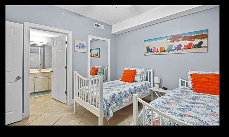 Beautiful Beachfront Views - The Retreat at Emerald Isle