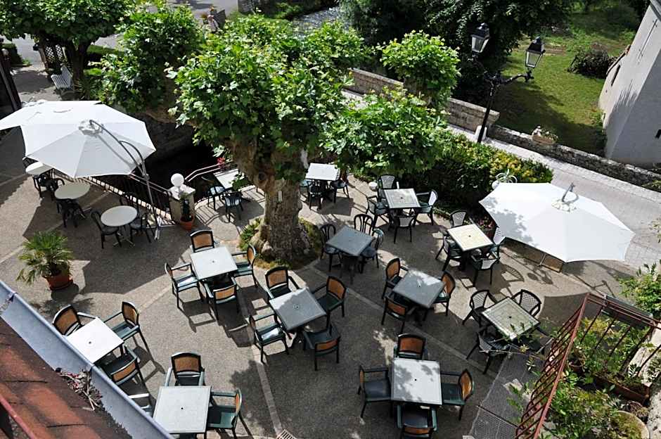 Logis Hotels - Auberge de l'Ile - Hotel 3 etoiles et Restaurant