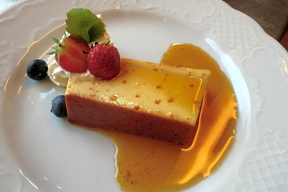 Lavik Fjord Hotel & Apartments