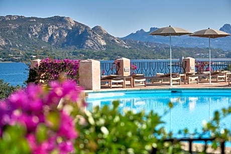 Villa del Golfo Lifestyle Resort