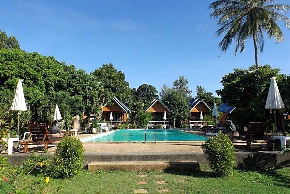 Lanta Long Beach Hostel