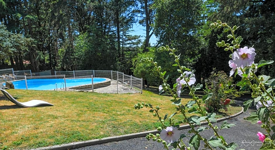 Logis Hôtel La Chaumière