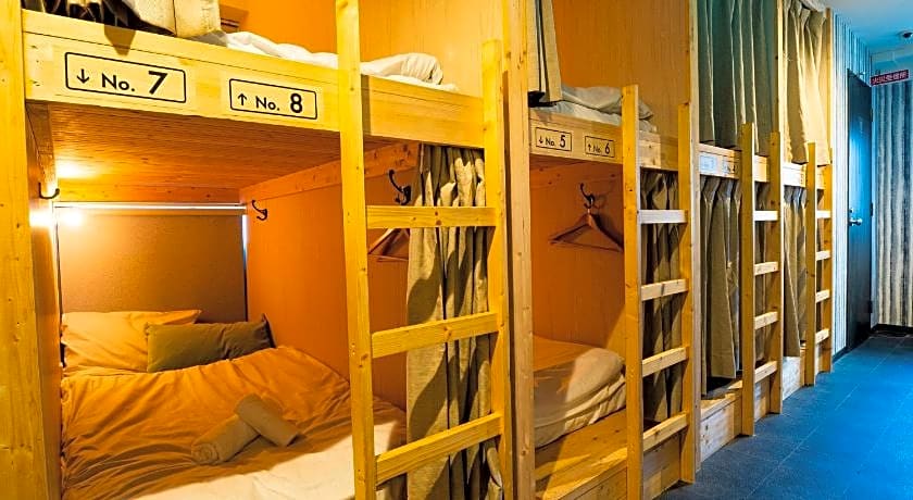 R Hostel Namba South