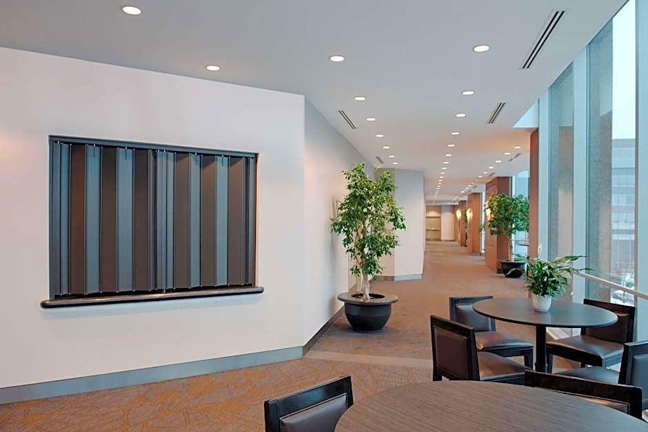 Hilton Suites Toronto/Markham Conference Center And Spa