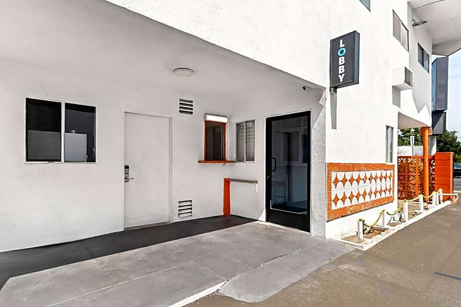 Rodeway Inn & Suites North Hollywood Burbank Airport - Universal Area