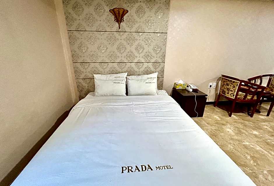 Prada motel
