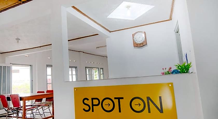 OYO Life 2638 Hotel Raya