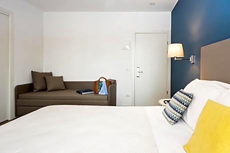 Deluxe Double Room with Extra Bed