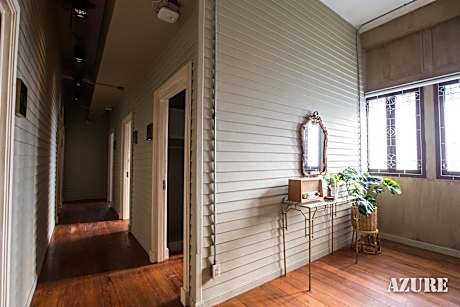 Queen Bedroom with Window