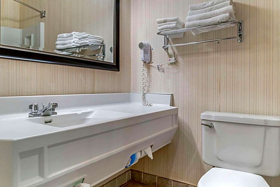 Quality Inn Saint Ignace I-75