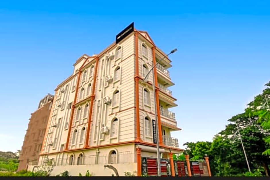 Goroomgo Jheel Mahal New Town West Bengal