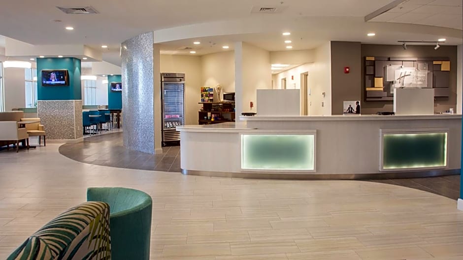 Holiday Inn Express & Suites Panama City Beach - Beachfront