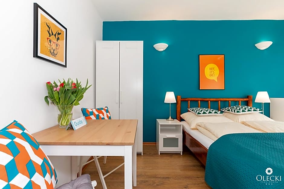 OLECKI Holiday House