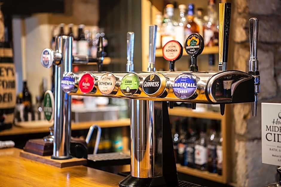 Wheelwrights Arms Country Inn & Pub