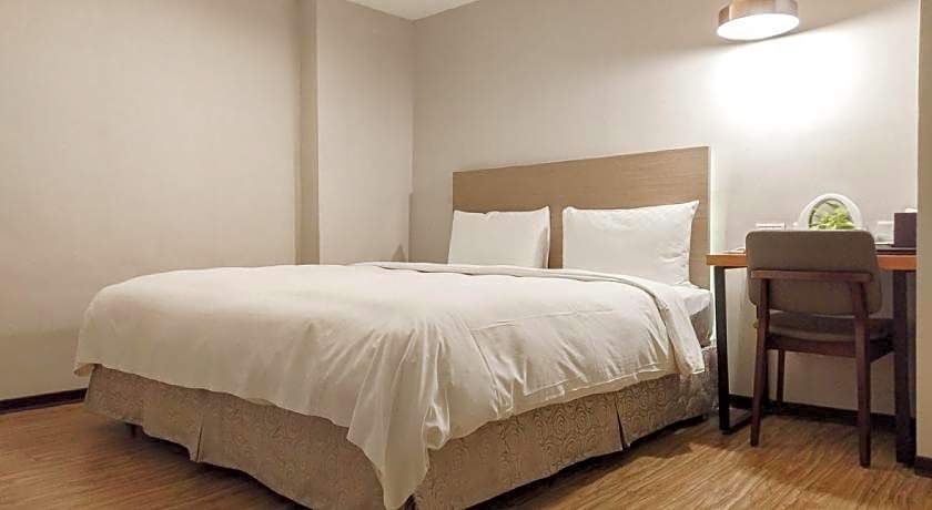 CHECK inn Express Taipei Station