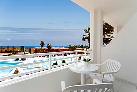 APARTMENT POOL VIEW 2 ADULTS