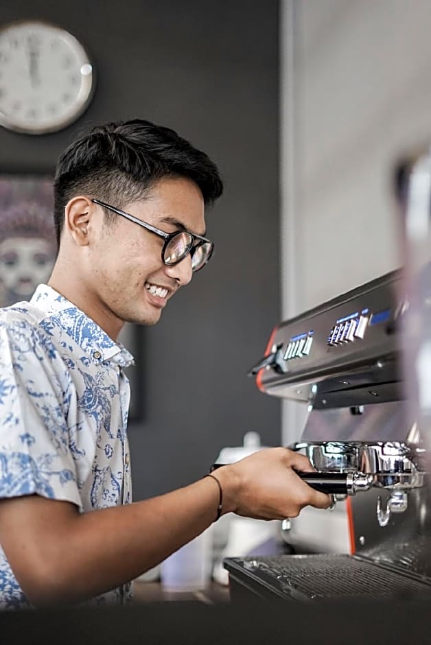 Front One Harvest Hotel Wonosobo