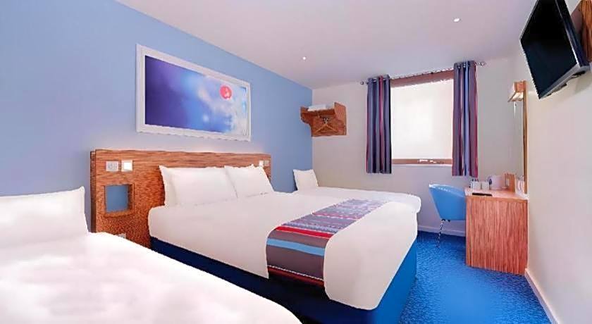 Travelodge Cardiff Central Queen Street