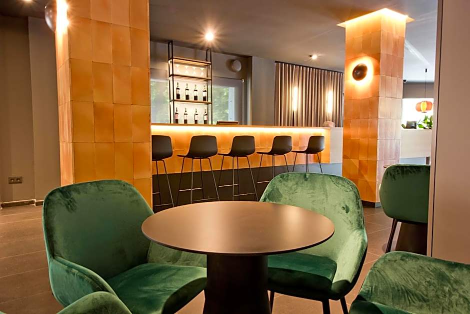 Aparthotel Atenea Valles