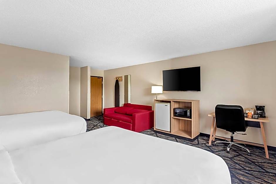 Quality Inn & Suites Howe - Sturgis
