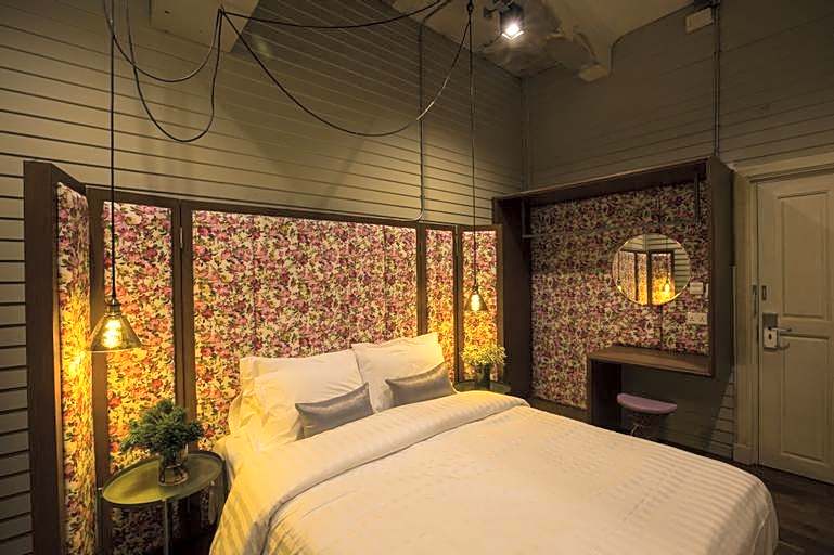 Azure Hostel Bangkok