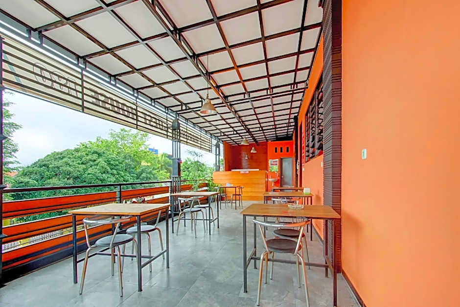 Capital O 90151 Guest House 180