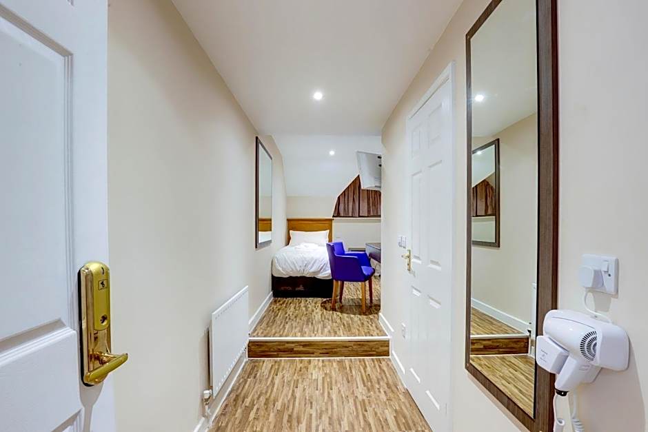 The Gissons Hotel - Exeter Airport & M5