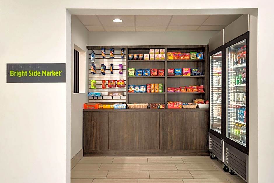 La Quinta Inn & Suites by Wyndham Gonzales