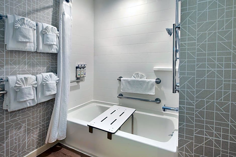 Holiday Inn Express & Suites Absecon-Atlantic City Area By IHG