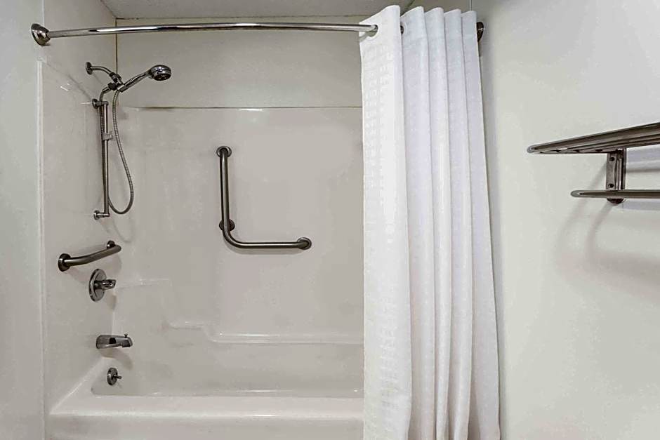 Super 8 by Wyndham Dixon