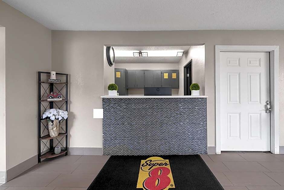 Super 8 by Wyndham Farmville