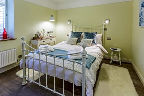 Tucana with Shower Cubicle