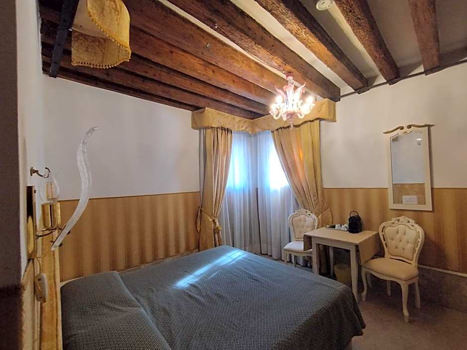 Alloggi Acquavita - checkin at "Alloggi SS Giovanni e Paolo"