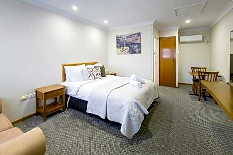 Standard Queen Room
