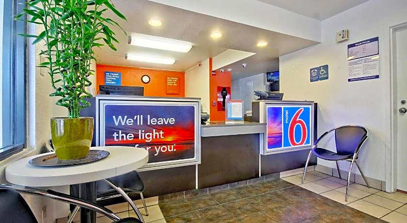 Motel 6 Dania Beach, FL