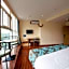 Guangzhou Longcheng Hotel (Chen Clan Temple Metro Station)