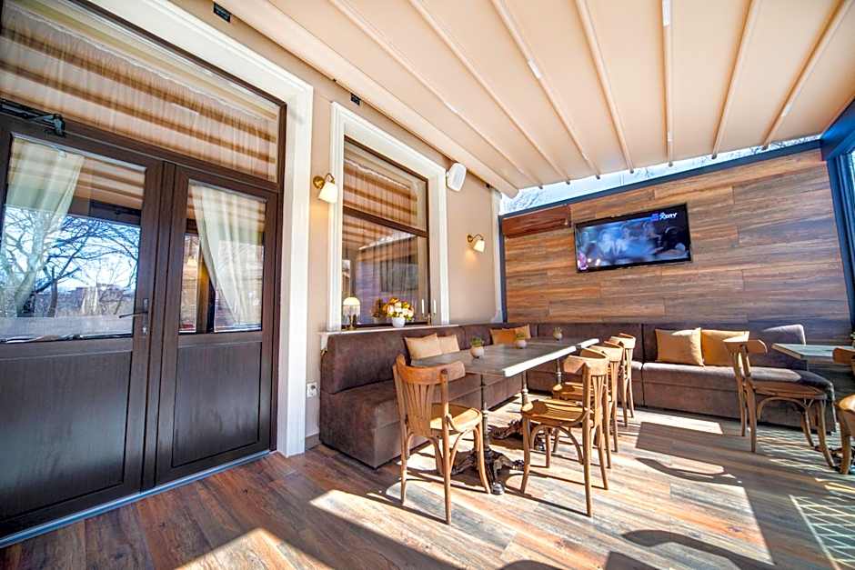 Hotel Antique - free private parking