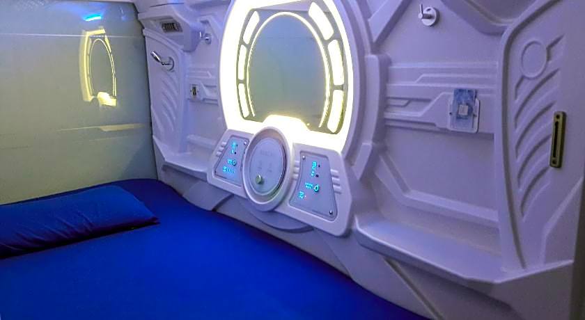 Bangau Capsule Hotel - Downtown KLIA