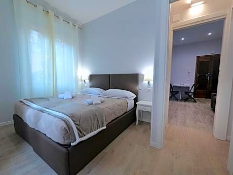 King Studio with Sofa Bed