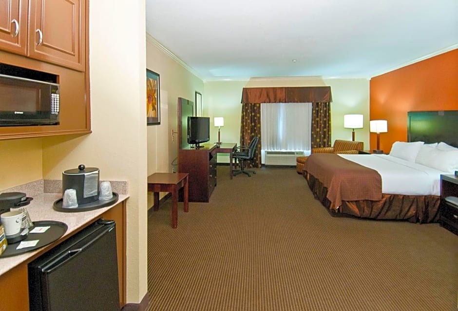 Holiday Inn Hotel & Suites Lake Charles South, an IHG Hotel