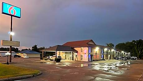 Motel 6 New Boston, TX