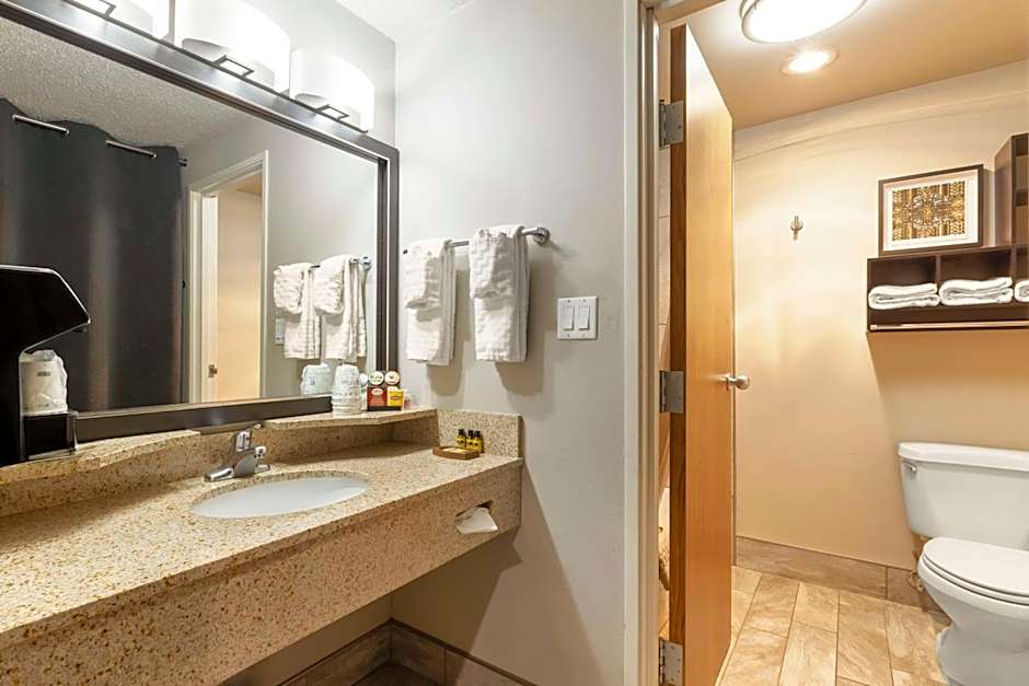 Best Western Plus Midwest Inn