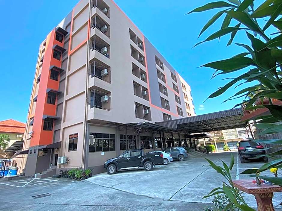 Pasawang Hotel (โรงแรมภาสว่าง)