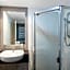 Oaks Brisbane Mews Suites