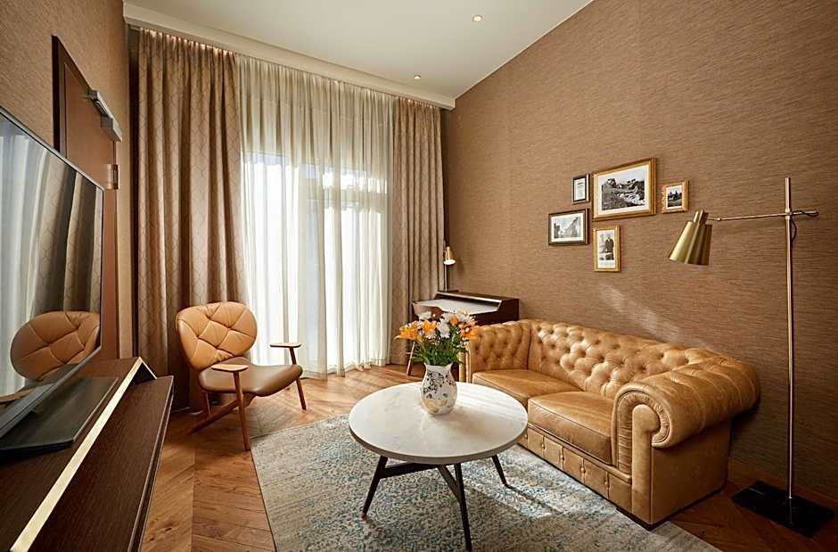 Konsulat Hotel Reykjavik, Curio Collection by Hilton
