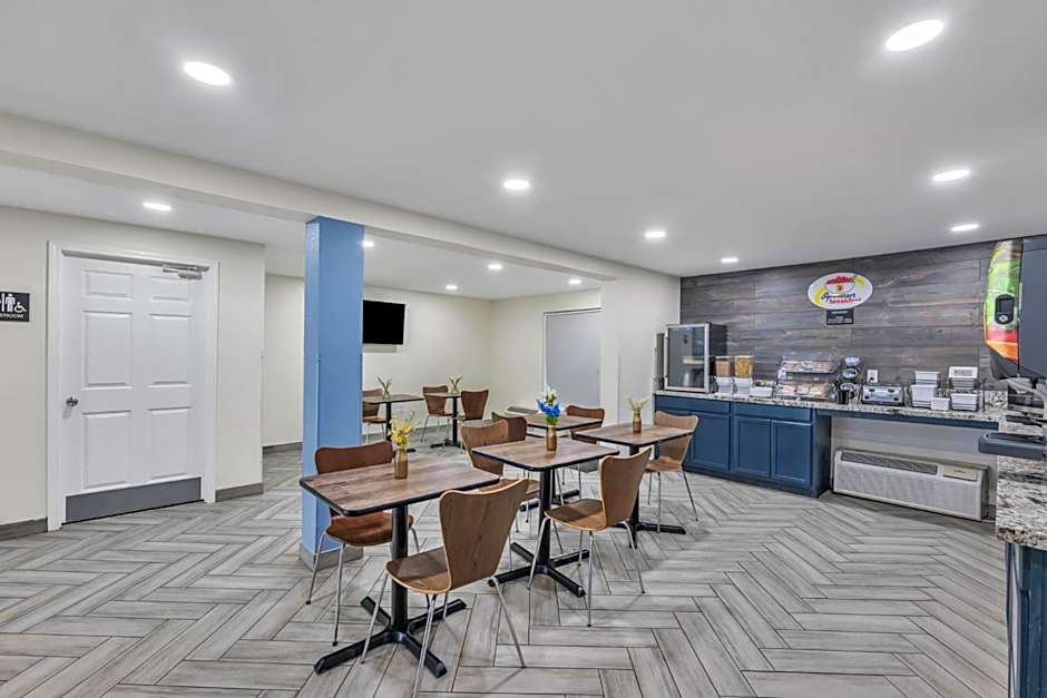 Super 8 by Wyndham Morganton