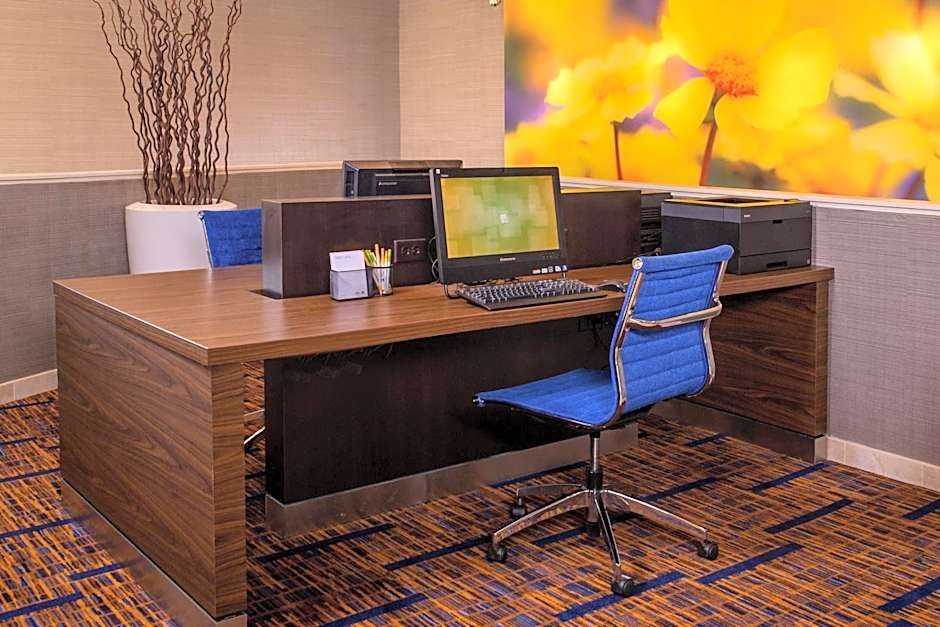 Courtyard by Marriott Richmond West