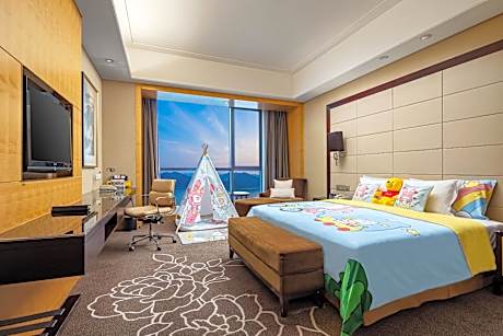 Standard King Room with River View