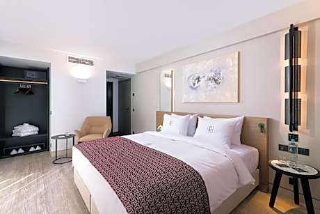 Queen Room with Balcony